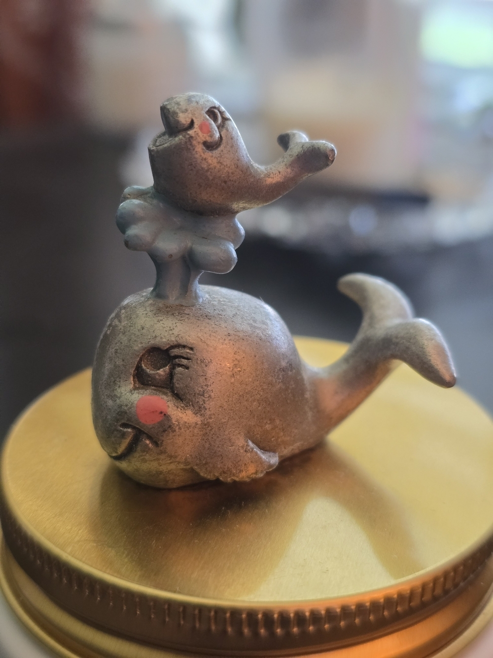 1982 Hudson Pewter Mama & Baby Whale Waterspout figurine